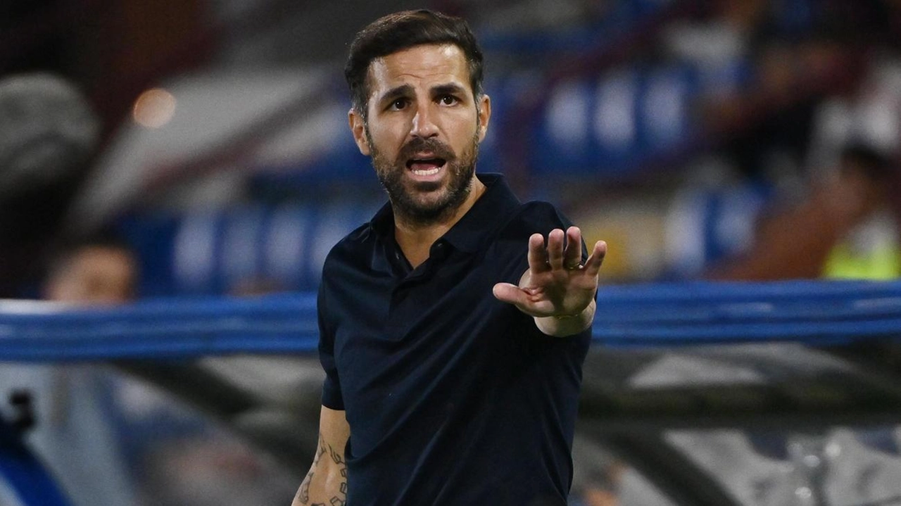 Il tecnico spagnolo Cesc Fabregas è stato confermato sulla panchina del Como