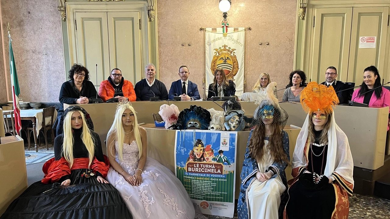 "L’è turna’ Buricinèla": domenica 9 marzo a Voghera dopo anni si torna a festeggiare il carnevale con i carri allegorici.... "L’è turna’ Buricinèla": domenica 9 marzo a Voghera dopo anni si torna a festeggiare il carnevale con i carri allegorici....