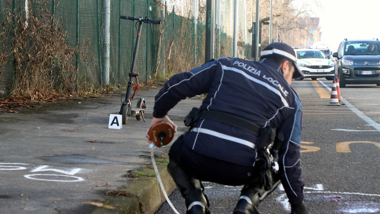 Sul posto gli agenti della polizia locale (foto di repertorio)