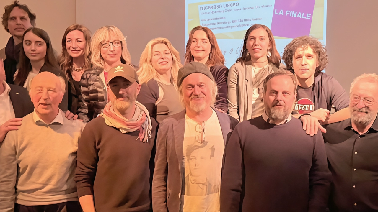 L’anima dell’X Factor letterario Dario Lessa (al centro) tra gli scrittori dell’ultima edizione L’anima dell’X Factor letterario Dario Lessa (al centro) tra gli scrittori dell’ultima edizione