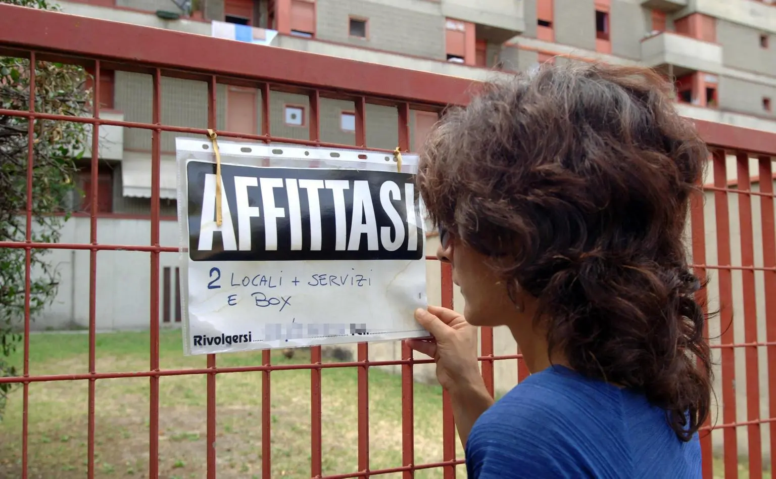 “La truffa dei cartelli“ a Gorgonzola. Il finto agente immobiliare, l’offerta. E dopo la caparra pagata la beffa:: "La casa non è mai esistita..."