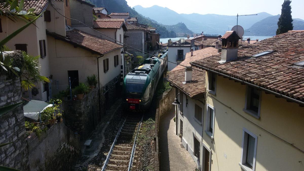 La Brescia Iseo Edolo riparte oggi: dai danni dell’alluvione la spinta a rimodernare la tratta La Brescia Iseo Edolo riparte oggi: dai danni dell’alluvione la spinta a rimodernare la tratta