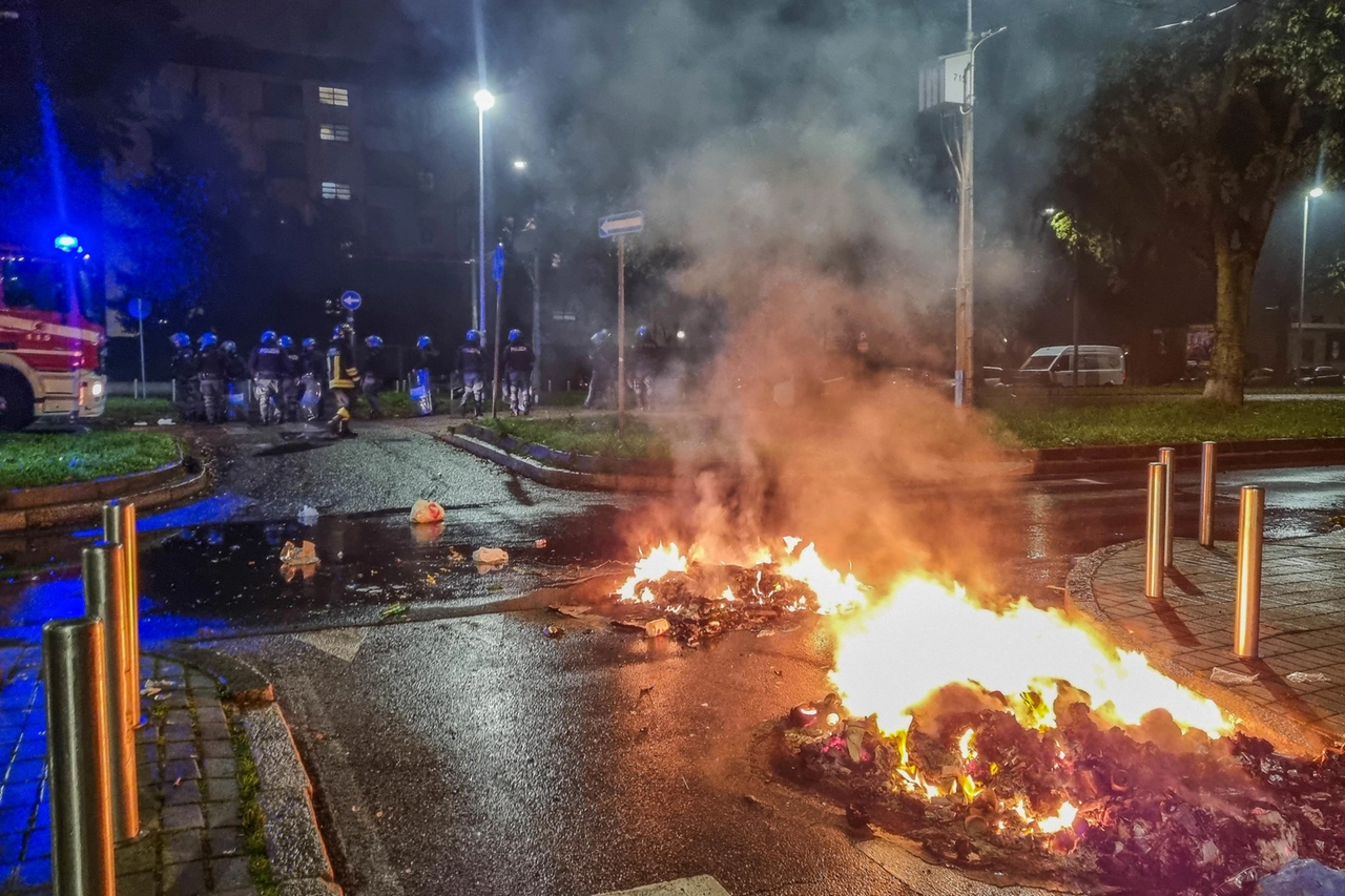 Assalto al filobus della linea 93 nel quartiere Corvetto