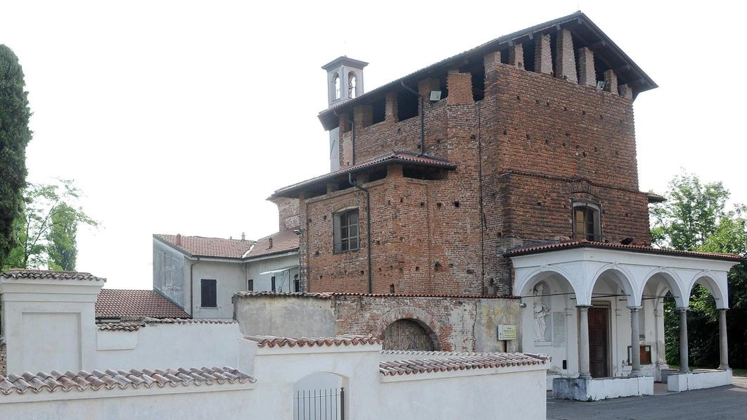 È stato denunciato per danneggiamento il 55enne italiano, senza fissa dimora, che da alcuni giorni aveva trovato riparo davanti al... È stato denunciato per danneggiamento il 55enne italiano, senza fissa dimora, che da alcuni giorni aveva trovato riparo davanti al...