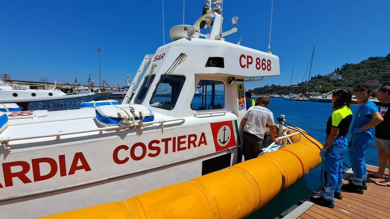 È intervenuta la Guardia Costiera È intervenuta la Guardia Costiera