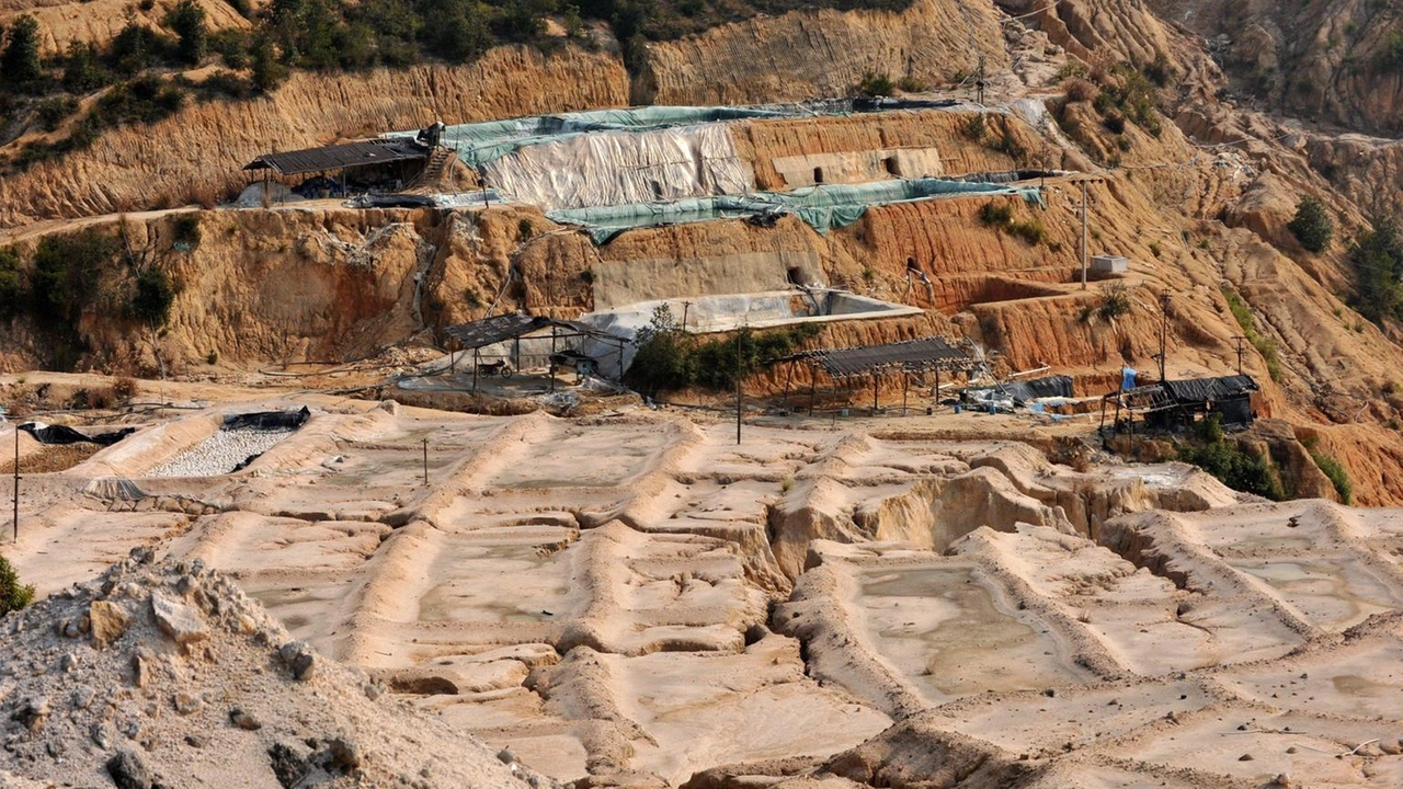 Pechino contro mozione che denuncia la stretta sulle terre rare Pechino contro mozione che denuncia la stretta sulle terre rare