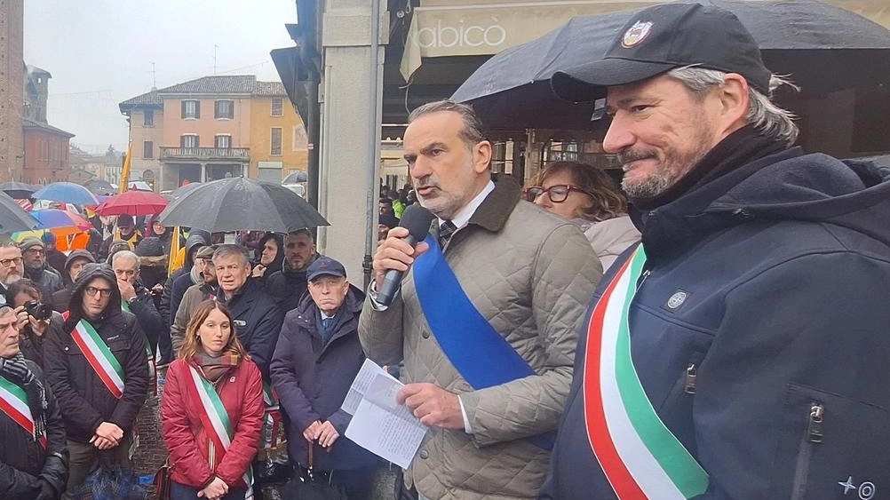 Il presidente della Provincia di Lodi Fabrizio Santantonio con a fianco il sindaco Cristiano Devecchi Il presidente della Provincia di Lodi Fabrizio Santantonio con a fianco il sindaco Cristiano Devecchi