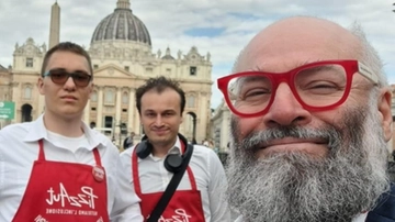 PizzAut a Roma sfama i pellegrini: "Gente straordinaria"