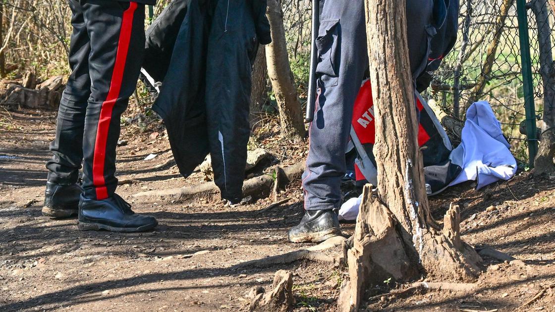 La nuova frontiera dello spaccio. Fuochi artificiali nei boschi. È il segnale dell’arrivo della droga La nuova frontiera dello spaccio. Fuochi artificiali nei boschi. È il segnale dell’arrivo della droga