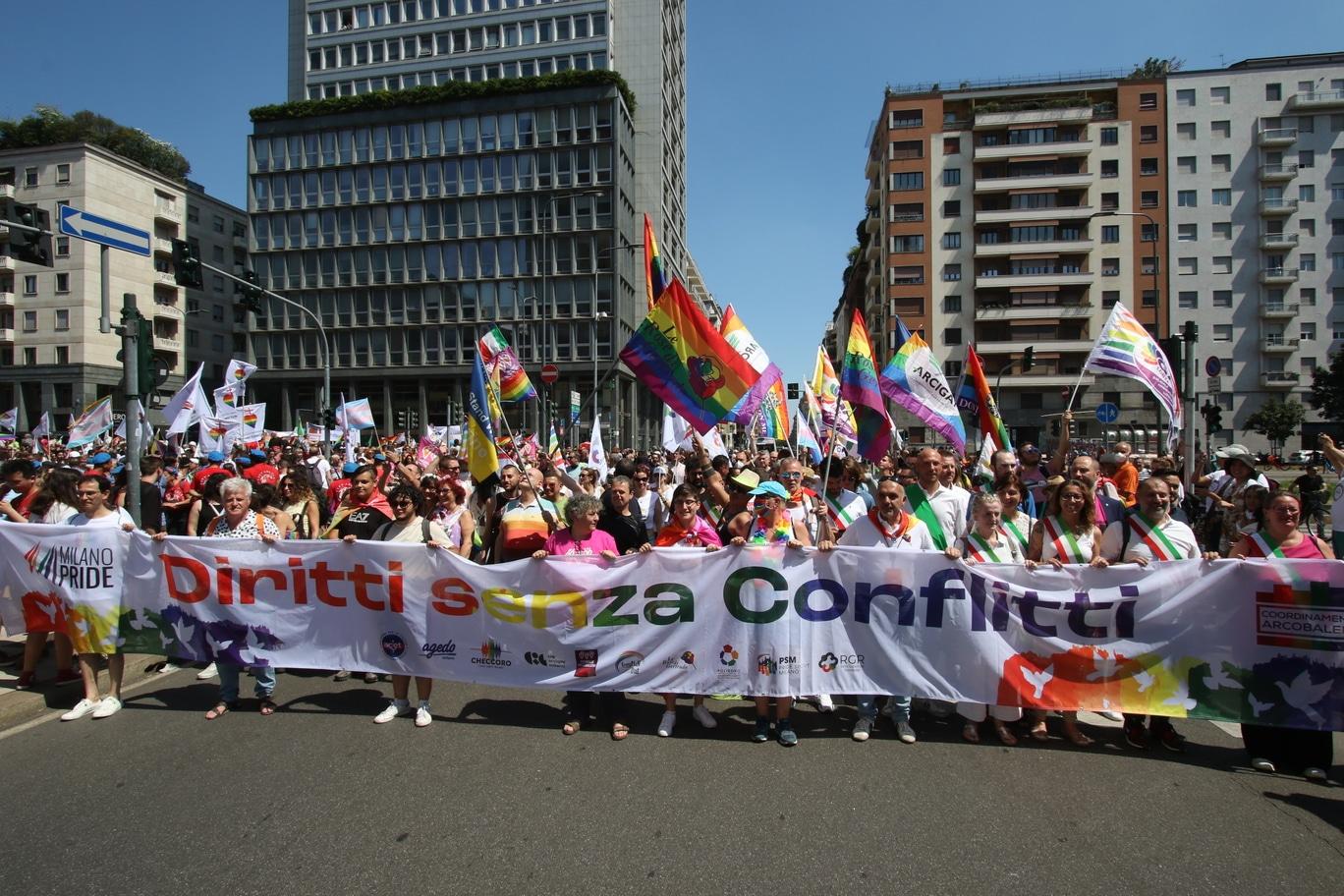 Milano Pride 2025: la parata, il percorso, il concerto e gli ospiti attesi. Tutto il programma Milano Pride 2025: la parata, il percorso, il concerto e gli ospiti attesi. Tutto il programma