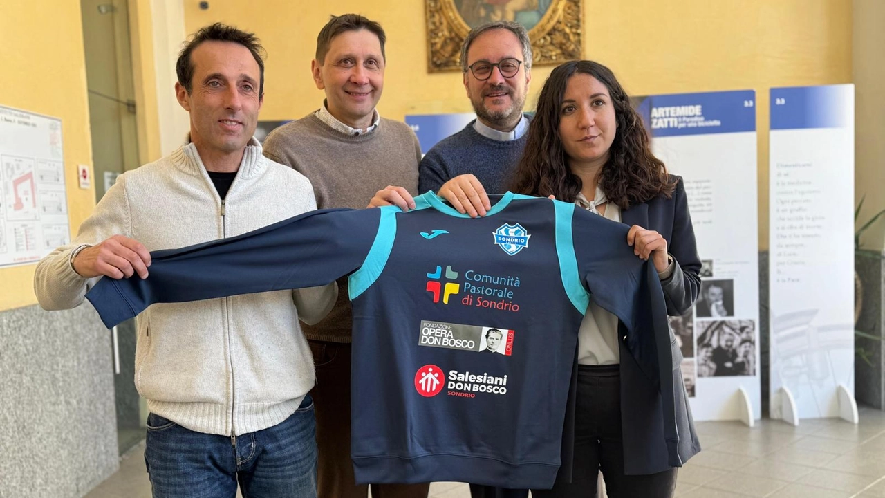 Primo a sinistra il presidente del Sondrio calcio, Michele Rigamonti Primo a sinistra il presidente del Sondrio calcio, Michele Rigamonti