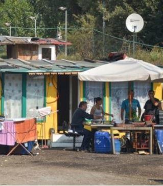 chiusura entro il 2025 sfratto ai 180 nomadi e polemica sugli alloggi da Ilgiorno.it chiusura entro il 2025 sfratto ai 180 nomadi e polemica sugli alloggi