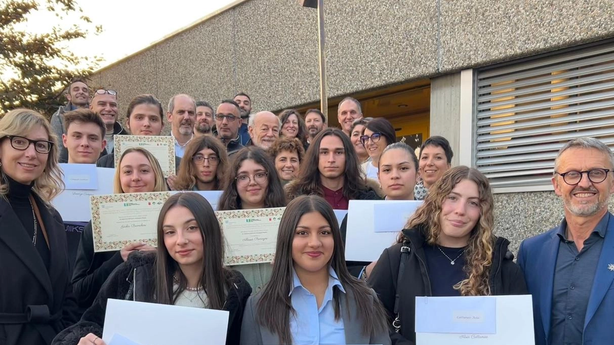 Gli attestati sono stati consegnati in memoria dell’architetto Giuseppe Meana Gli attestati sono stati consegnati in memoria dell’architetto Giuseppe Meana