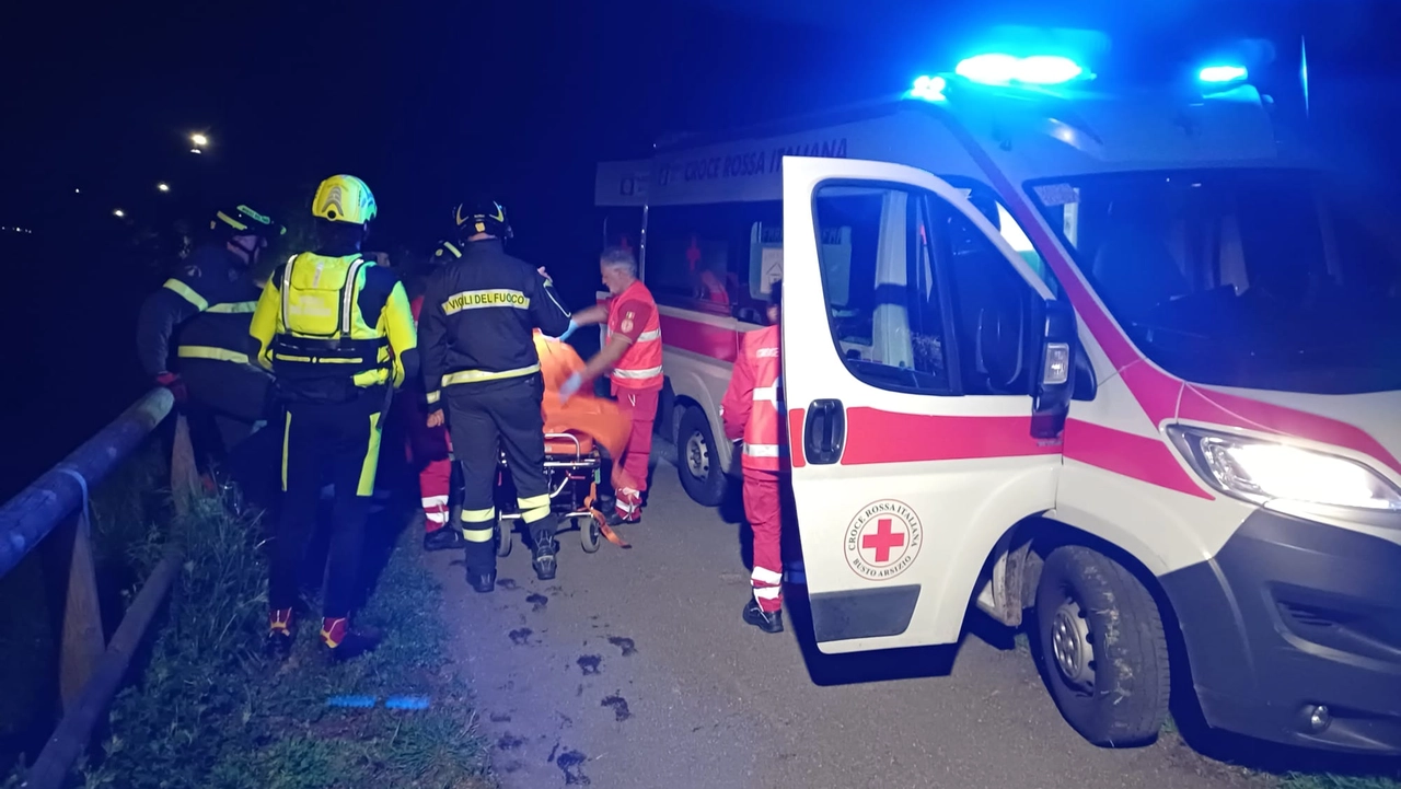 Sul posto diversi mezzi di soccorso (foto di repertorio) Sul posto diversi mezzi di soccorso (foto di repertorio)