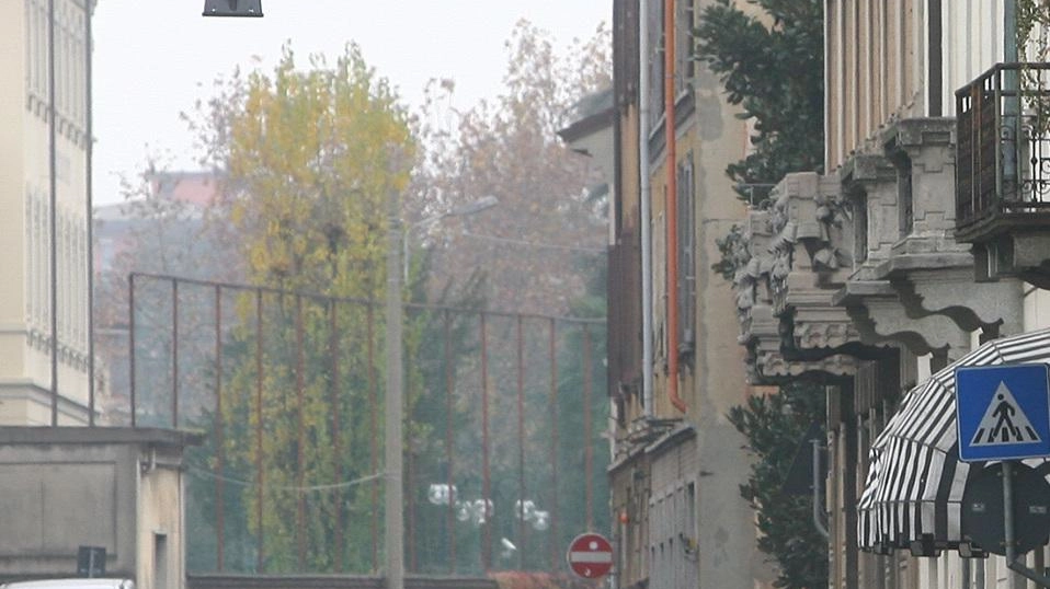 Via Volta è sempre più trafficata Via Volta è sempre più trafficata