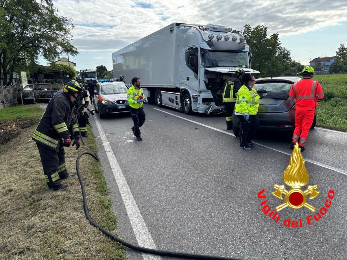 Un’altra croce sull’ex statale 234: Alessandra Chiecchi morta nello schianto tra la sua auto e un tir
