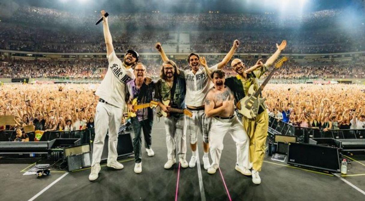 I Pinguini Tattici Nucleari incantano San Siro (sold out). L’emozionante omaggio a Giulia Tramontano I Pinguini Tattici Nucleari incantano San Siro (sold out). L’emozionante omaggio a Giulia Tramontano