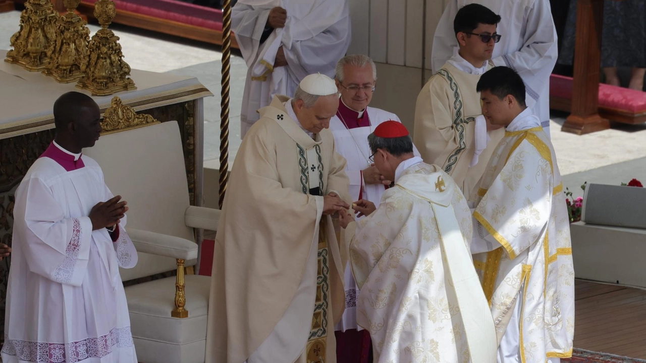 La messa di insediamento di Papa Leone: “Io scelto senza meriti, mia missione amore e unità. La Chiesa sia lievito di concordia per l'umanità” / 
