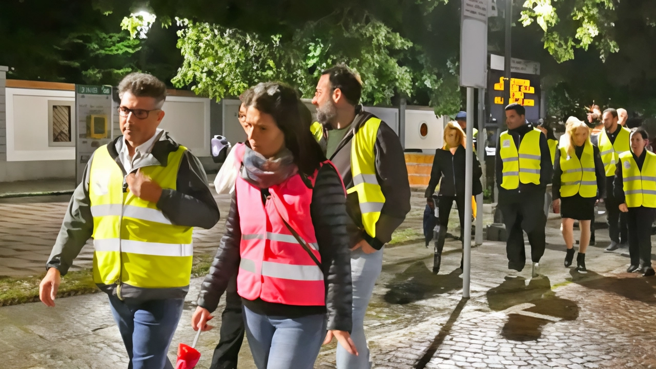 La camminata dal municipio fino via Partigiani, con amministratori, comandante della polizia locale e diversi cittadini La camminata dal municipio fino via Partigiani, con amministratori, comandante della polizia locale e diversi cittadini