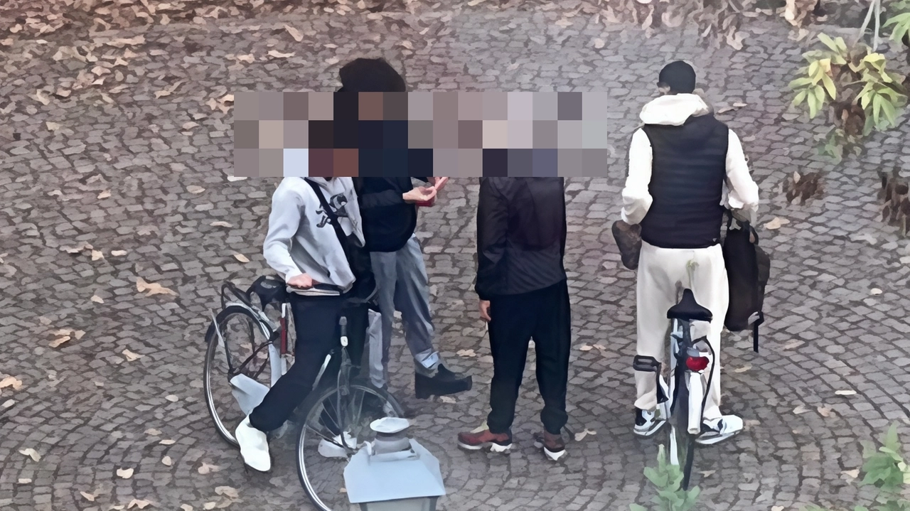 Come luogo di spaccio era stato scelto un parco frequentato anche da bambini