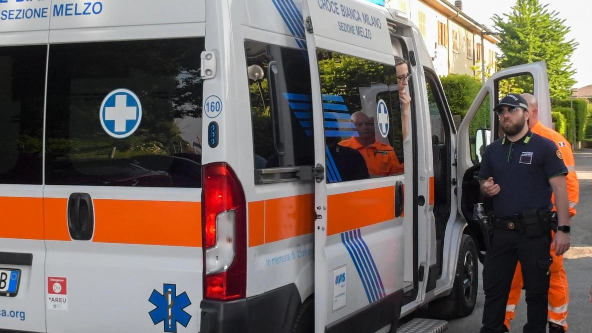 Investito da un’auto mentre cammina con il padre, paura per un bambino di otto anni. Il piccolo, trasferito in...