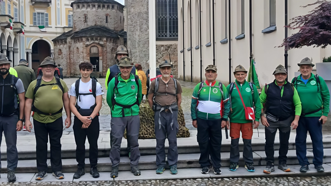 A Biella l’Adunata delle Penne Nere. Gli alpini di Brinzio vanno a piedi