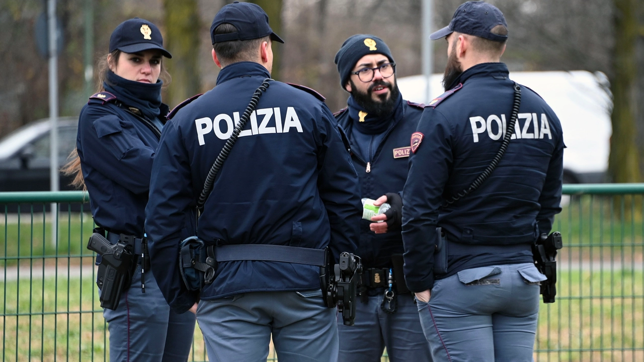 L'operazione è stata condotta dagli agenti della questura di Milano L'operazione è stata condotta dagli agenti della questura di Milano
