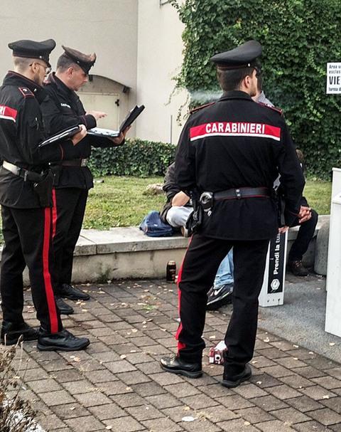 la villa dello spaccio quattro chili di droga e sei in arresto da Ilgiorno.it la villa dello spaccio quattro chili di droga e sei in arresto