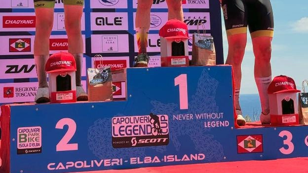 Mattia Oliveri vince la Legend Cup di Capoliveri per soli 2'' su Giovanni Bosio. Spettacolo e adrenalina all'Isola d'Elba.