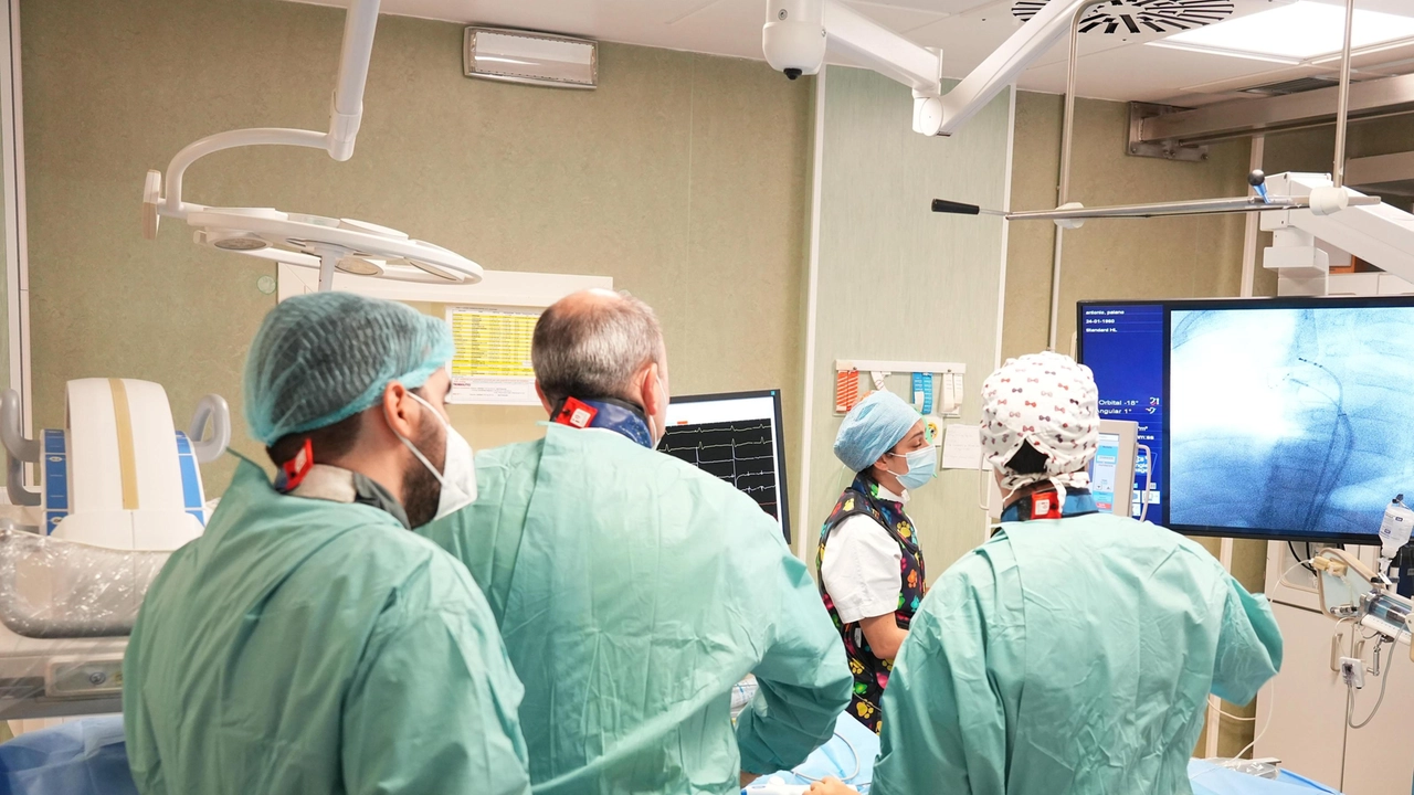 "Orientamento sanitario a Varese: successo per il Fuori Salone dedicato agli studenti delle superiori. Focus su percorsi di studio e opportunità di carriera nel settore salute. Sinergia tra istituzioni e università per guidare giovani e famiglie nella scelta professionale." "Orientamento sanitario a Varese: successo per il Fuori Salone dedicato agli studenti delle superiori. Focus su percorsi di studio e opportunità di carriera nel settore salute. Sinergia tra istituzioni e università per guidare giovani e famiglie nella scelta professionale."