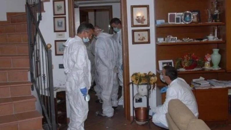 Il sopralluogo effettuato nel 2007 nella villetta della famiglia Poggi a Garlasco, in via Pascoli 29 Il sopralluogo effettuato nel 2007 nella villetta della famiglia Poggi a Garlasco, in via Pascoli 29