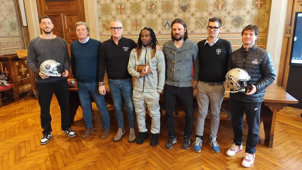 I Frogs Legnano, i neroargento che hanno scritto tante pagine nella storia del Football americano nostrano, tornano a giocare allo... I Frogs Legnano, i neroargento che hanno scritto tante pagine nella storia del Football americano nostrano, tornano a giocare allo...