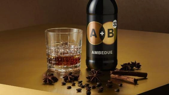 Tante trovate brillanti sono scaturite nei periodi drammatici dei lockdown. Persino un amaro di birra che oggi viene pluripremiato... Tante trovate brillanti sono scaturite nei periodi drammatici dei lockdown. Persino un amaro di birra che oggi viene pluripremiato...