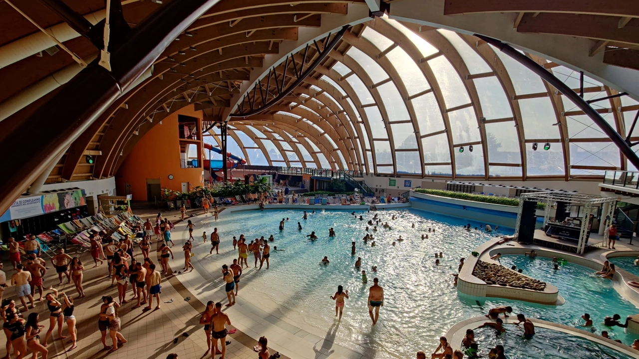 Acquaworld, parco acquatico indoor ed outdoor