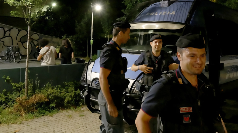 La polizia è risalita agli autori dell’agguato grazie ad alcuni testimoni e alle immagini delle telecamere della zona