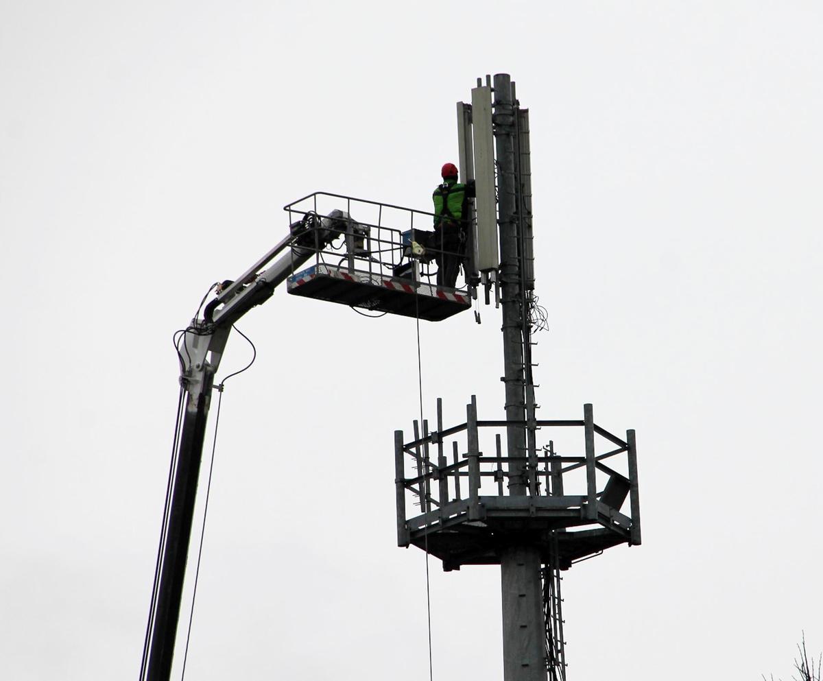 l8217antenna che divide l8217ex tecnico comunale trattiamo con la societ224