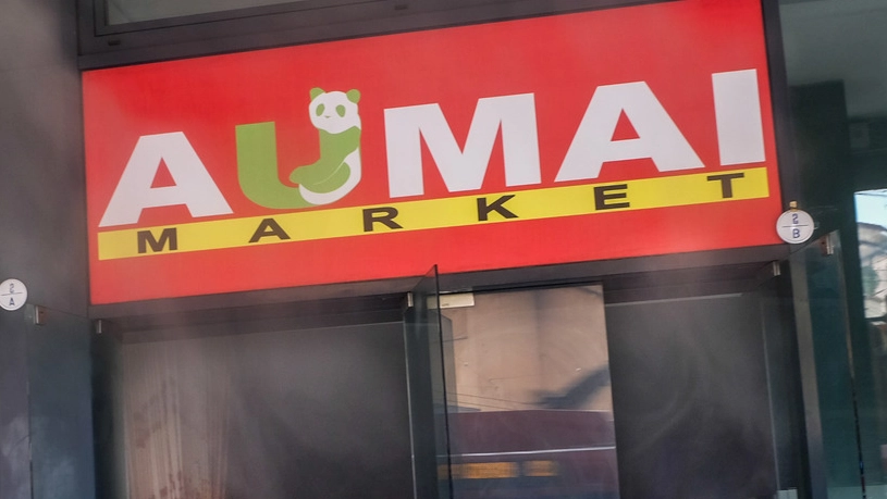 Un negozio Aumai shopping (Foto archivio)