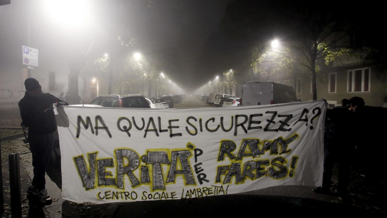 Fiaccolata 'Verità per Ramy e Fares' nel quartiere Corvetto