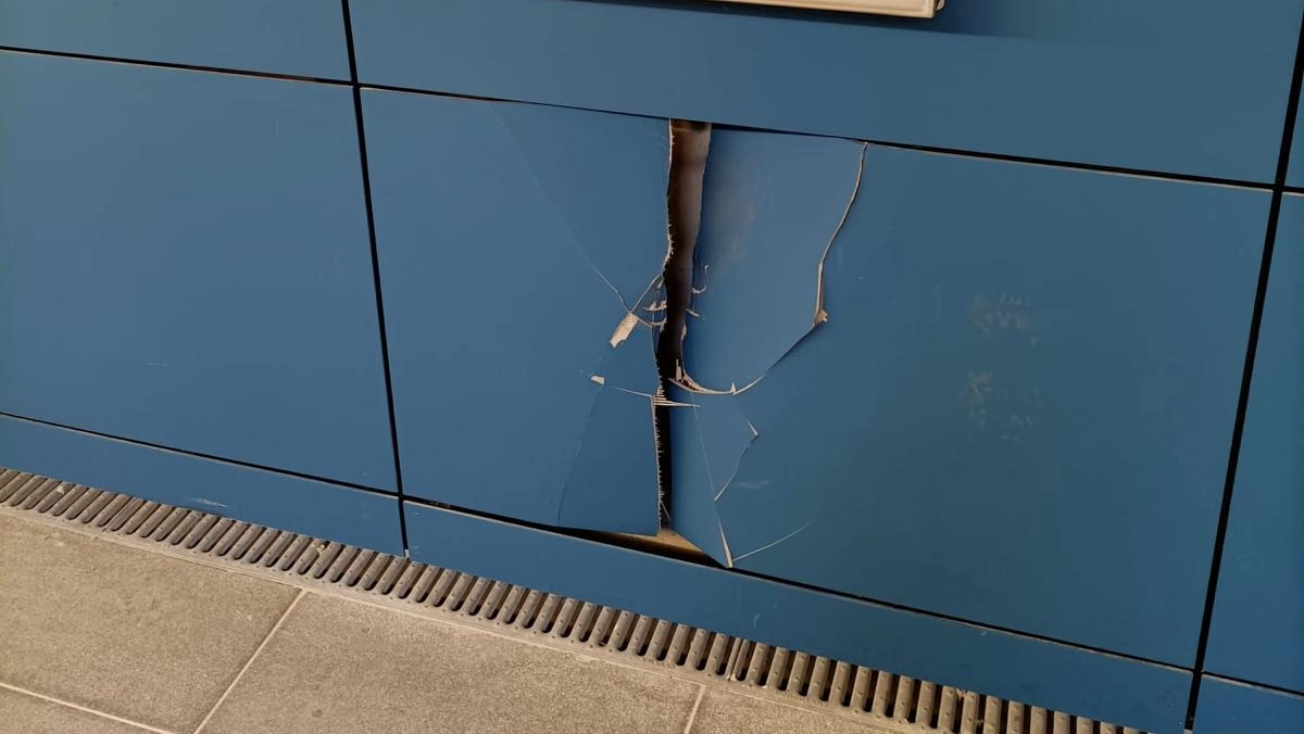 I vandalismi in stazione a Codogno I vandalismi in stazione a Codogno