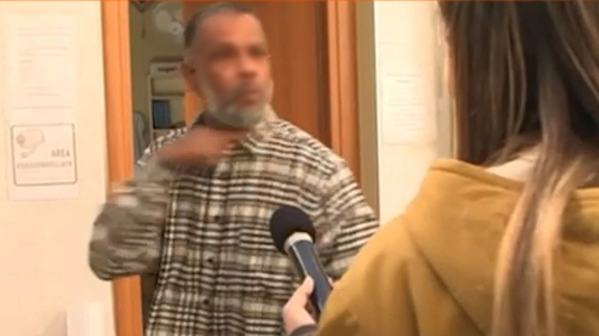 L'Imam della mosche abusiva di Dergano (screenshot dal servizio del programma Dritto e Rovescio)