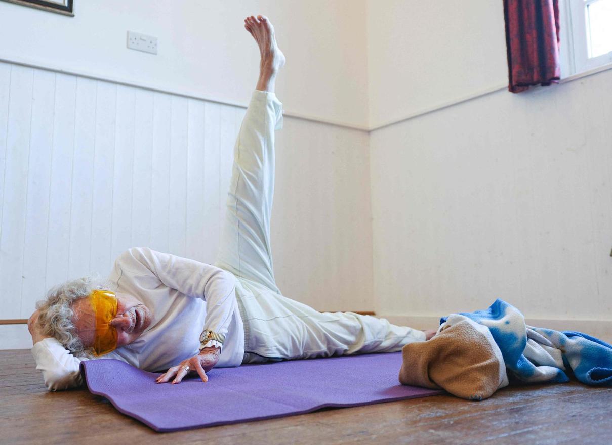 Due prove di yoga dedicate agli over 65. Con il progetto Silver Due prove di yoga dedicate agli over 65. Con il progetto Silver
