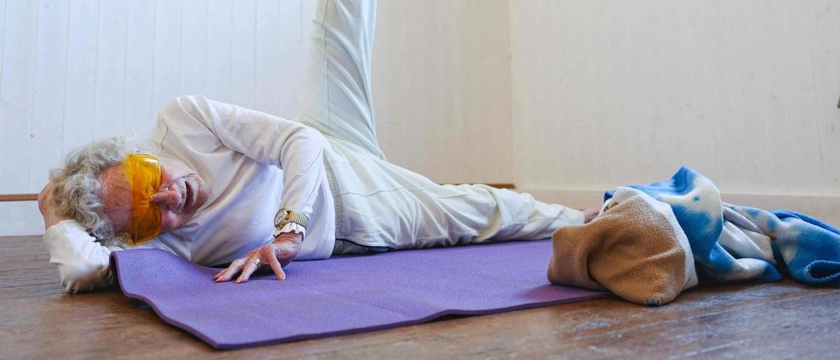 Due prove di yoga dedicate agli over 65. Con il progetto Silver