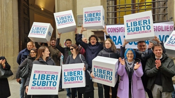 Lombardia, primo suicidio assistito: “Vita breve ma amata all’infinito”. L’addio di Serena scuote la Regione