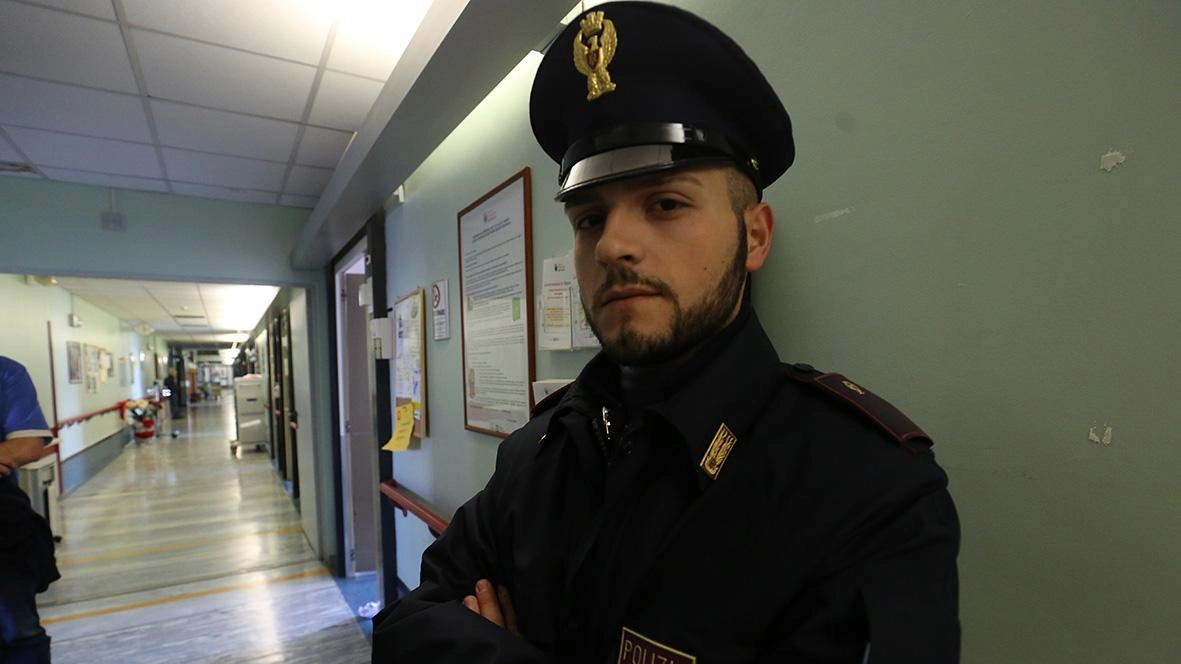 All’ospedale San Gerardo una ragazza egiziana di 22 anni se la prende con un medico. La polizia chiamata con il pulsante di allarme l’ha arrestata, ora rischia il permesso di soggiorno. All’ospedale San Gerardo una ragazza egiziana di 22 anni se la prende con un medico. La polizia chiamata con il pulsante di allarme l’ha arrestata, ora rischia il permesso di soggiorno.