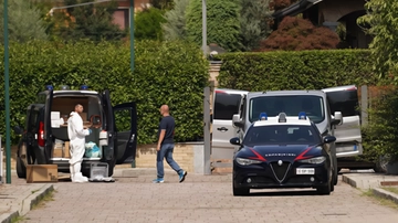 Stermina la famiglia. A 17 anni uccide il fratellino, poi massacra i genitori: "Mi sentivo oppresso da loro"