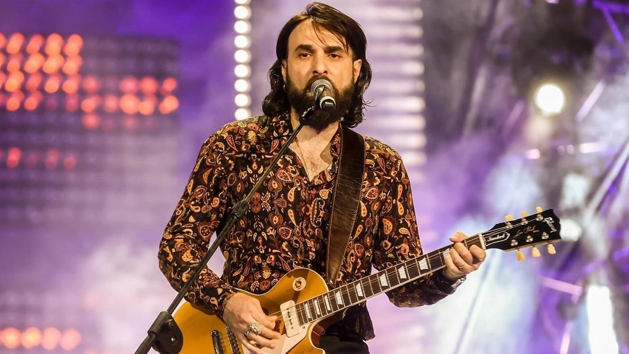 Venerdì sera arriva a Desio il tour del figlio del cantautore di “Firenze“ e “Lugano addio“. Tra le altre proposte dj-set con tutte le hit dance e rock dal 1990 al 2005 mixate dal vivo. Venerdì sera arriva a Desio il tour del figlio del cantautore di “Firenze“ e “Lugano addio“. Tra le altre proposte dj-set con tutte le hit dance e rock dal 1990 al 2005 mixate dal vivo.