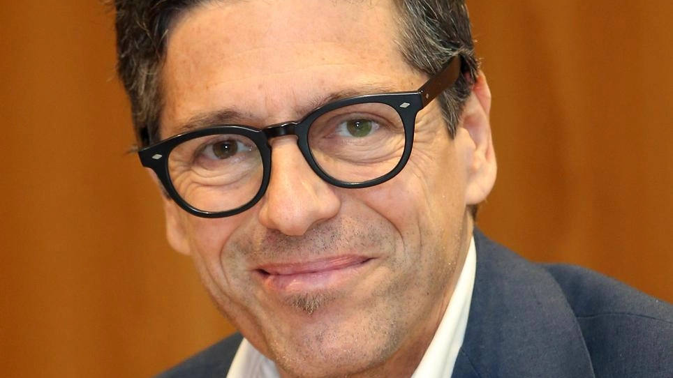 Il presidente dell'Unione nazionale consumatori critica l'aumento dei prezzi delle assicurazioni auto, definendolo ingiustificato. Le differenze territoriali e i comportamenti alla guida sono al centro delle preoccupazioni. Il presidente dell'Unione nazionale consumatori critica l'aumento dei prezzi delle assicurazioni auto, definendolo ingiustificato. Le differenze territoriali e i comportamenti alla guida sono al centro delle preoccupazioni.