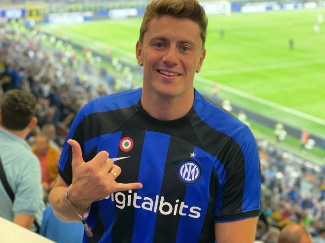 Nicolò Martinenghi con la maglia dell'Inter (Foto Instagram)