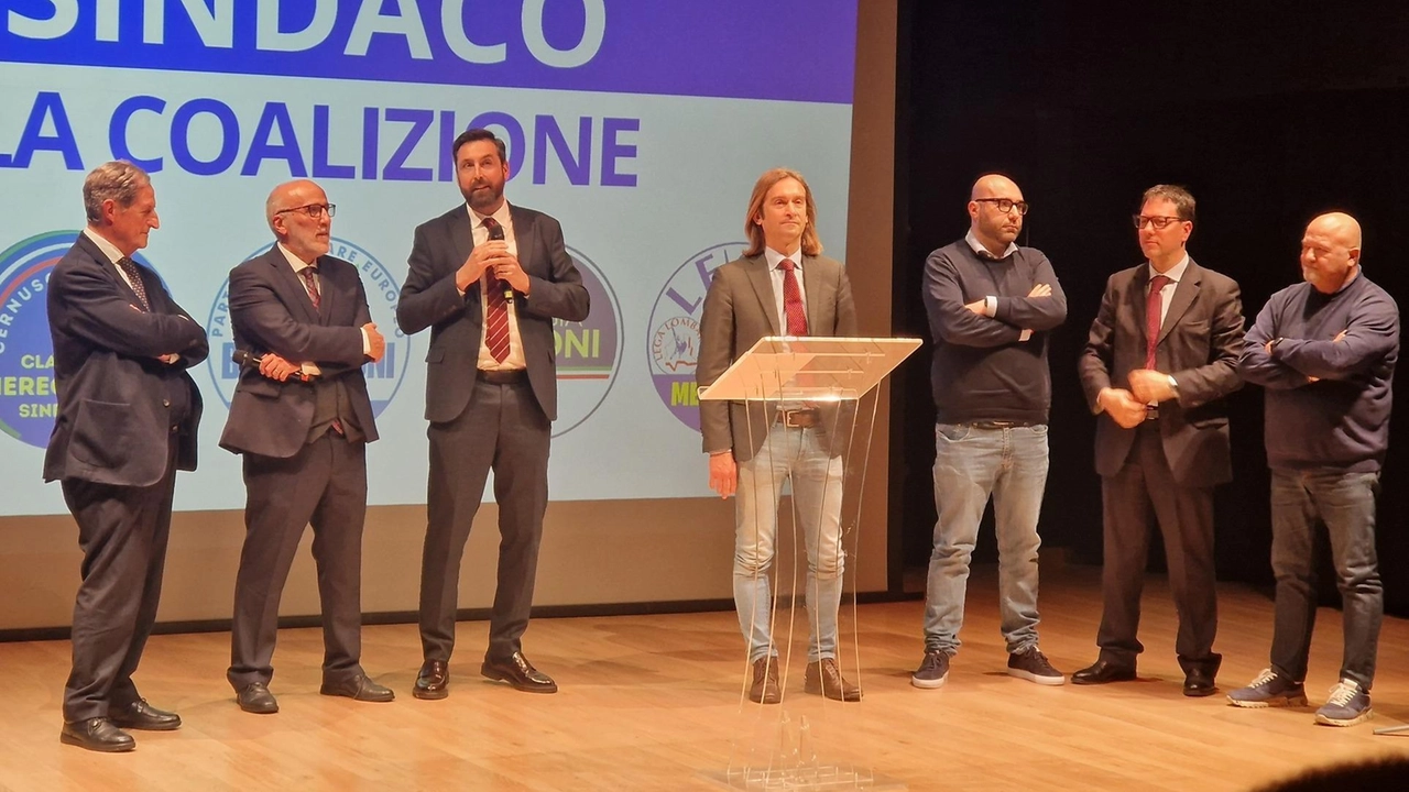Claudio Mereghetti apre la sfida elettorale con Gallera, Mantovani e Sardone "Aumentare le manutenzioni e fare il Piano di governo atteso da 7 anni". Claudio Mereghetti apre la sfida elettorale con Gallera, Mantovani e Sardone "Aumentare le manutenzioni e fare il Piano di governo atteso da 7 anni".