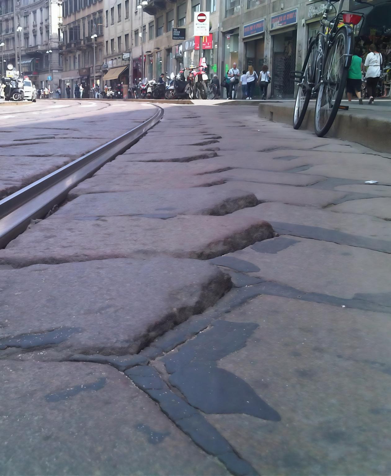 Sala dice no al pavè: "Tuteliamo i ciclisti". Stop in via De Amicis e in Porta Romana Sala dice no al pavè: "Tuteliamo i ciclisti". Stop in via De Amicis e in Porta Romana